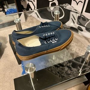 *Ultra Rare* Vans “ Gum Sole Pack” Authentic Shoes | Size: US 10 | Colour: Blue